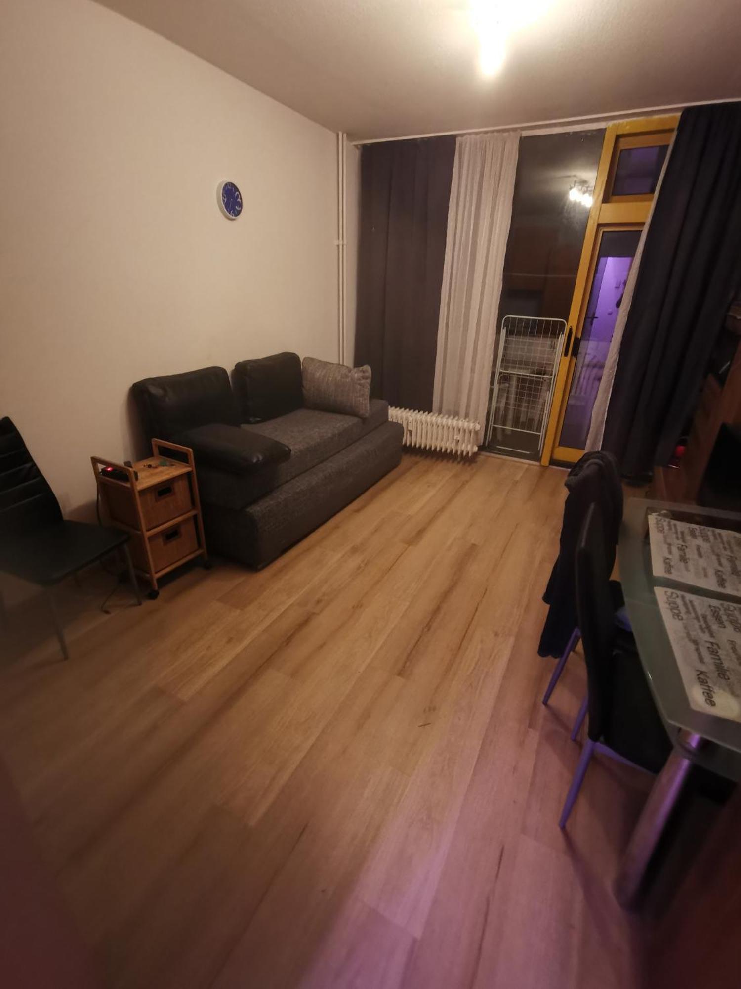 1-zi Naehe U-bahn U-3, Balkon, Garage Apartment
